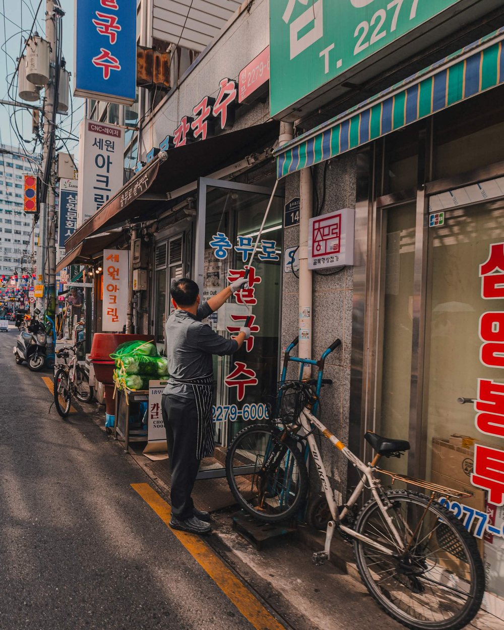 Awning duty, noodle shop